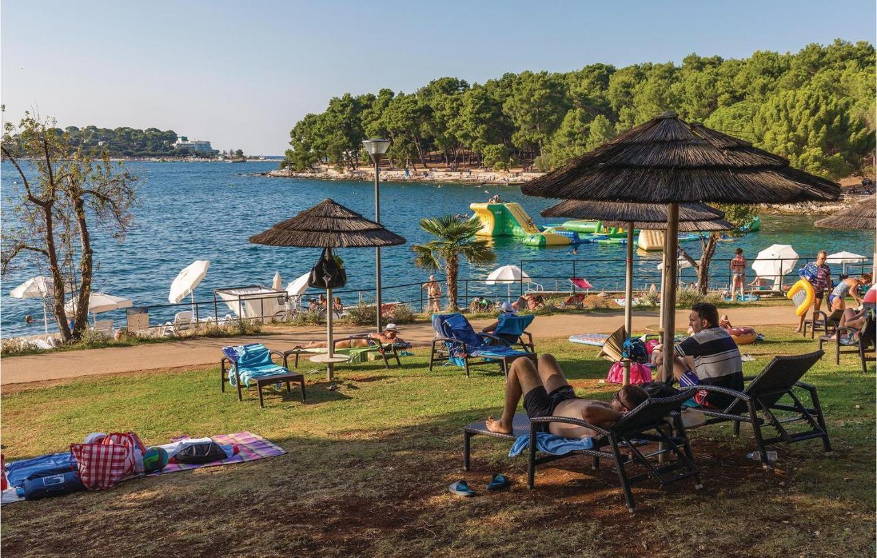 Pet Friendly Apartment In Porec With Wifi ภายนอก รูปภาพ