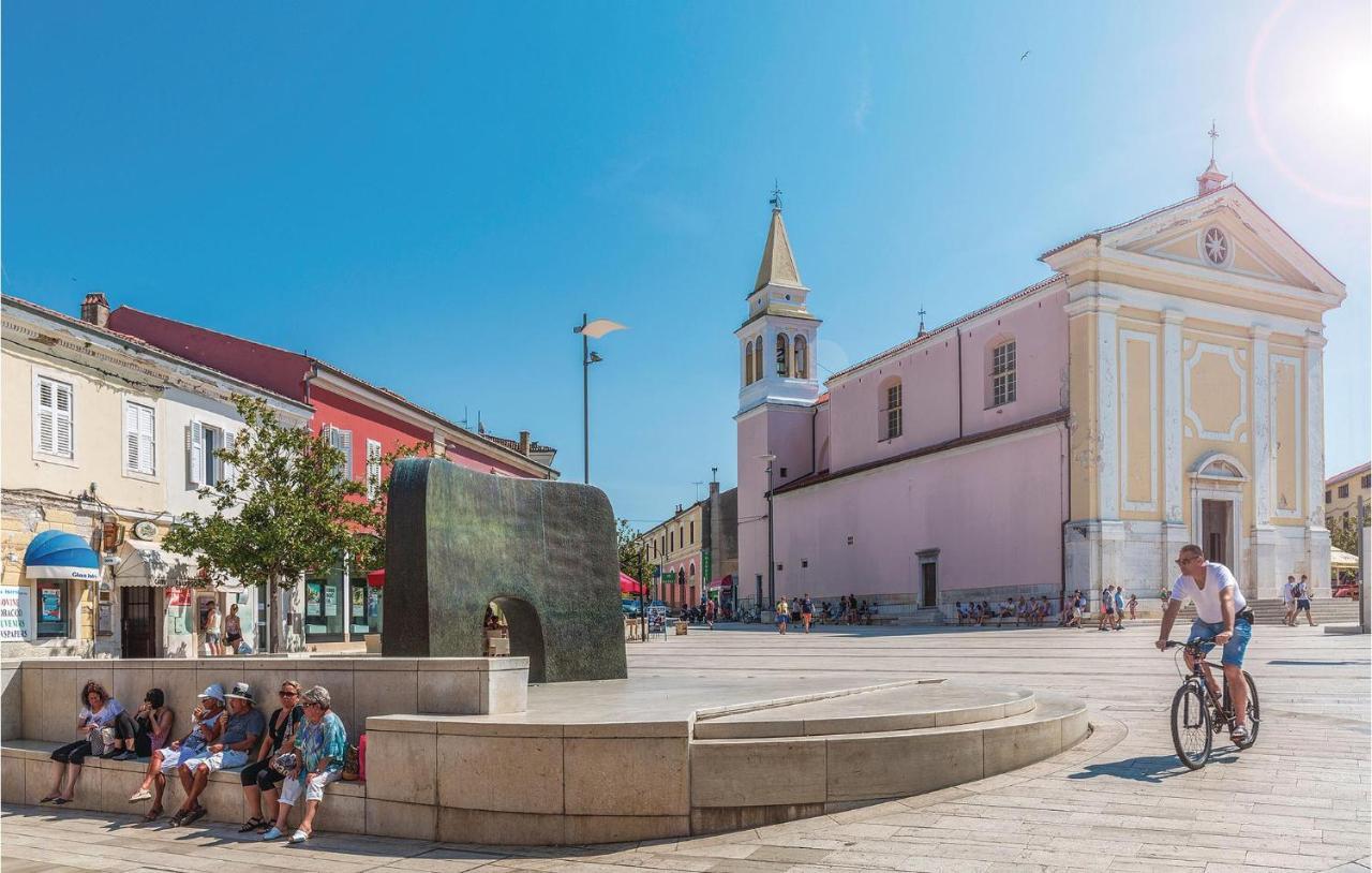 Pet Friendly Apartment In Porec With Wifi ภายนอก รูปภาพ