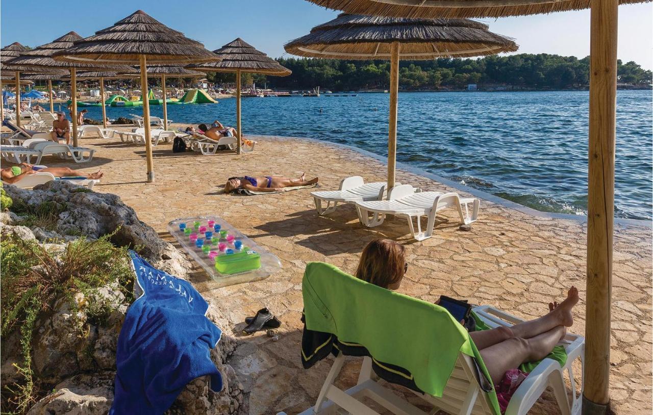 Pet Friendly Apartment In Porec With Wifi ภายนอก รูปภาพ