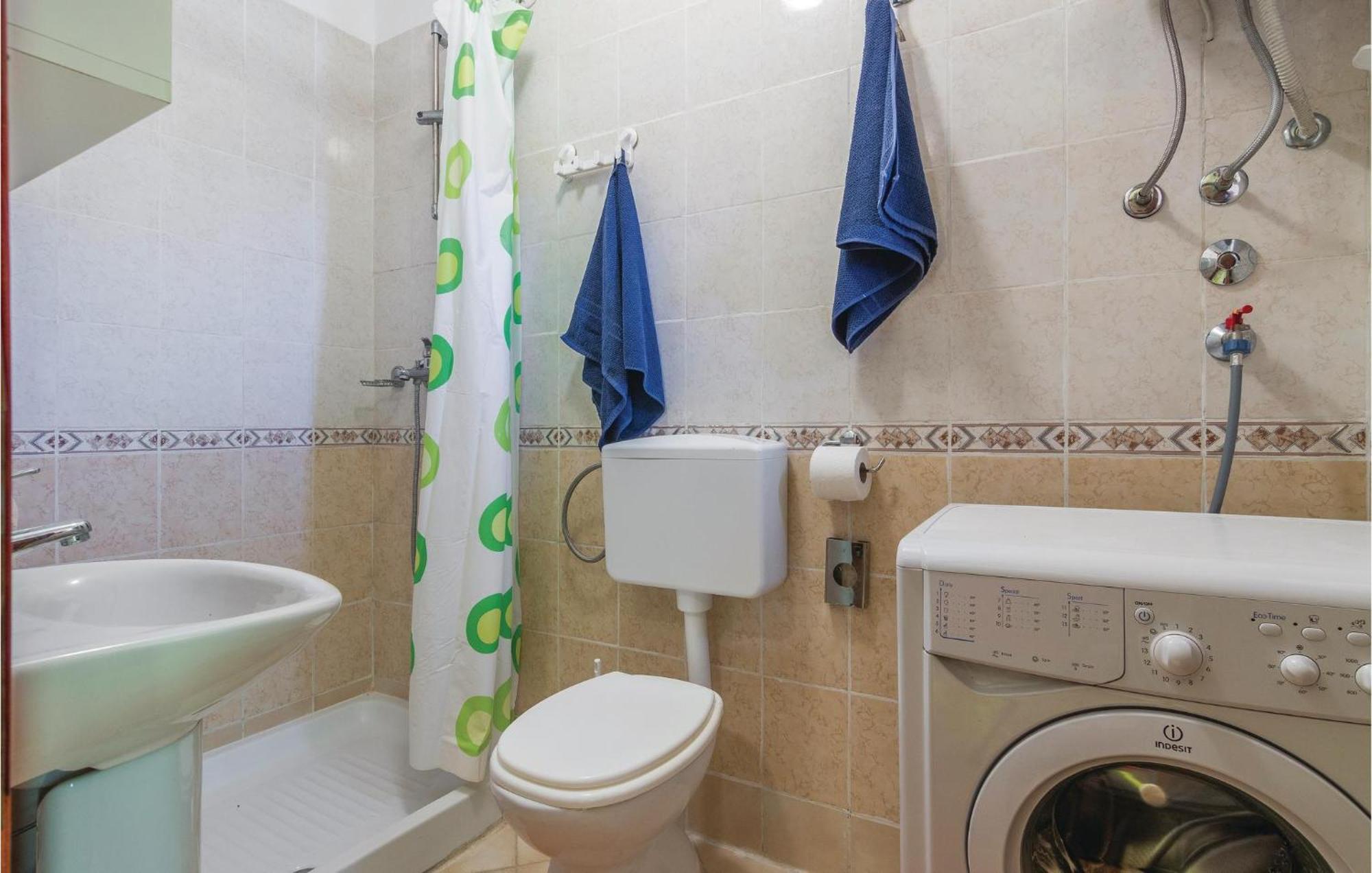 Pet Friendly Apartment In Porec With Wifi ภายนอก รูปภาพ